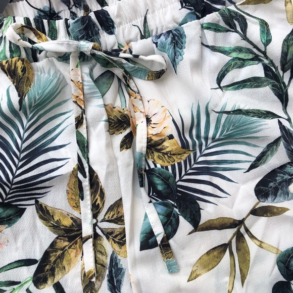 boohoo Grace floral print shorts size 8 - Picture 2 of 6